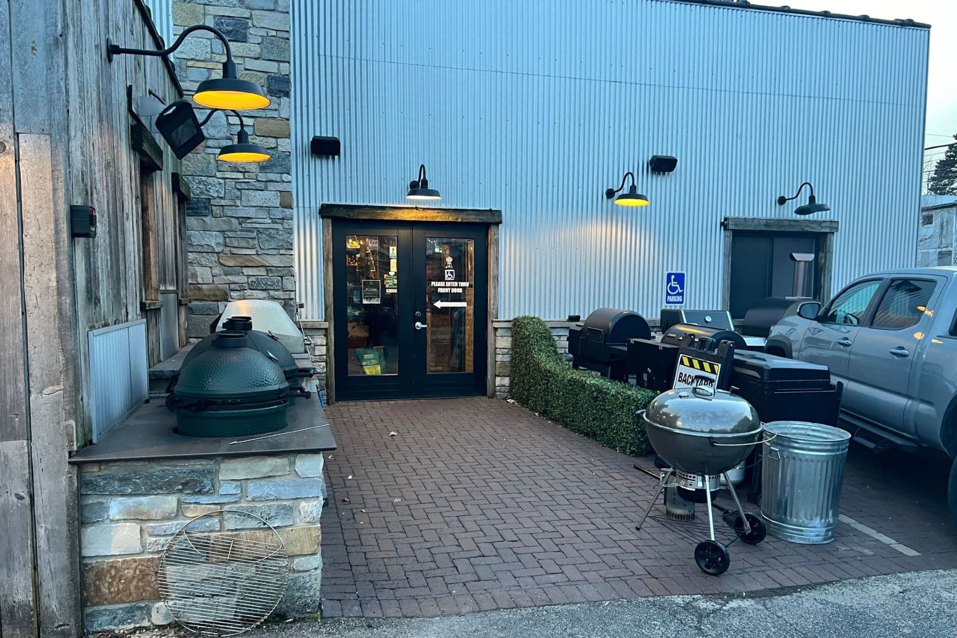 Backyard BBQ - Wilmette, IL Commercial Project